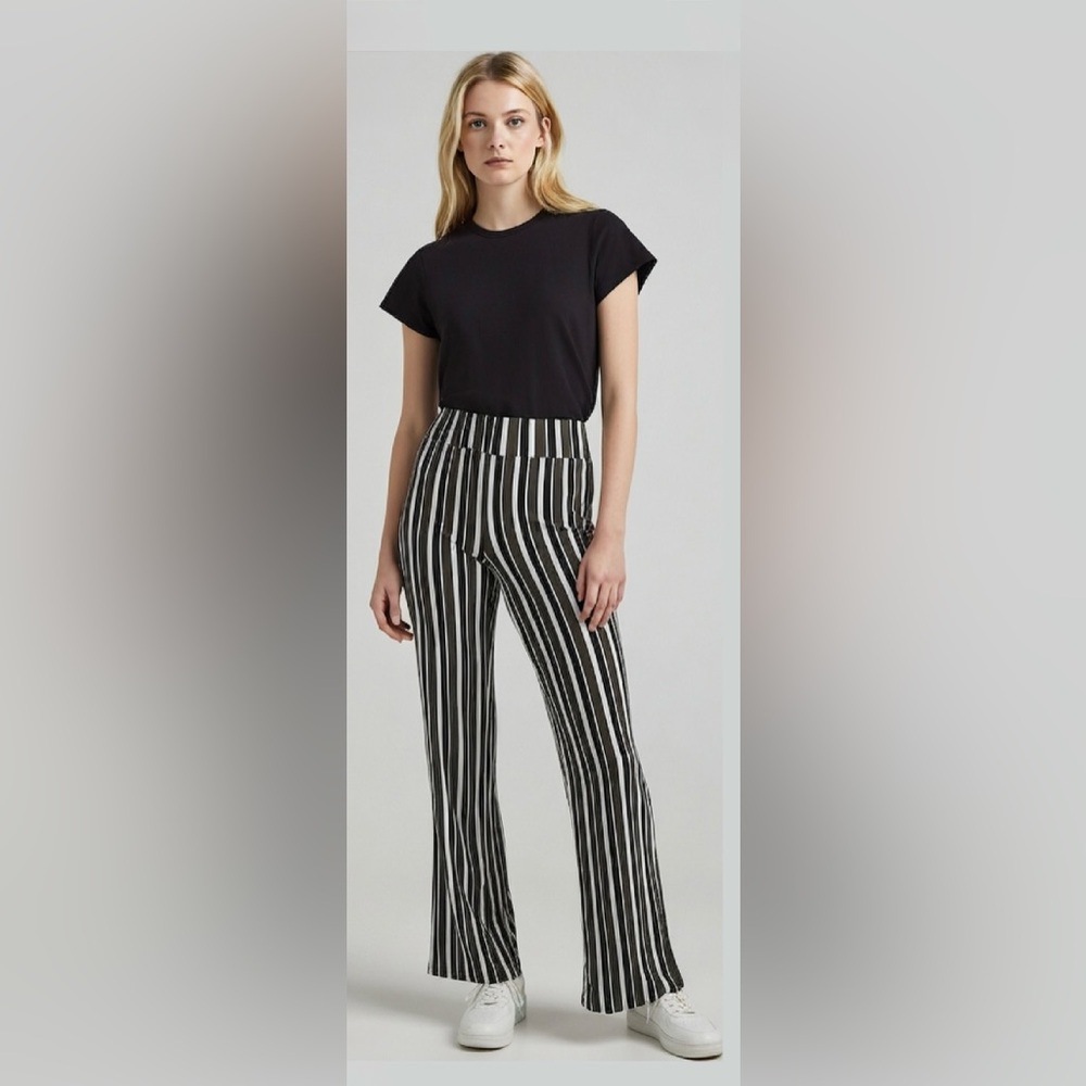 Express Black and White Striped Wide Leg Petite Pants - Picture 3 of 6